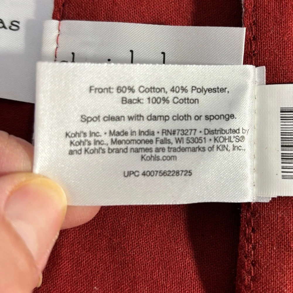 Kohls kohl red